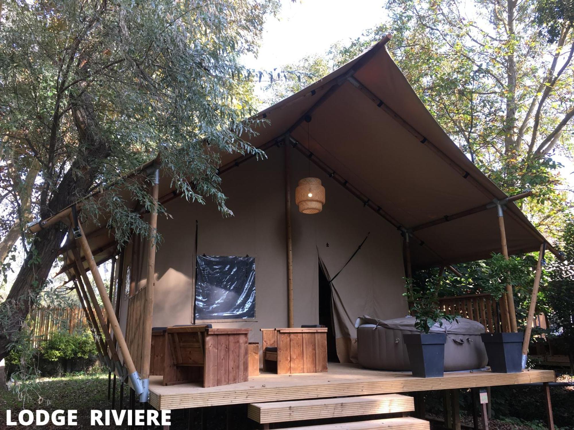 Luxe Nature Lodge *